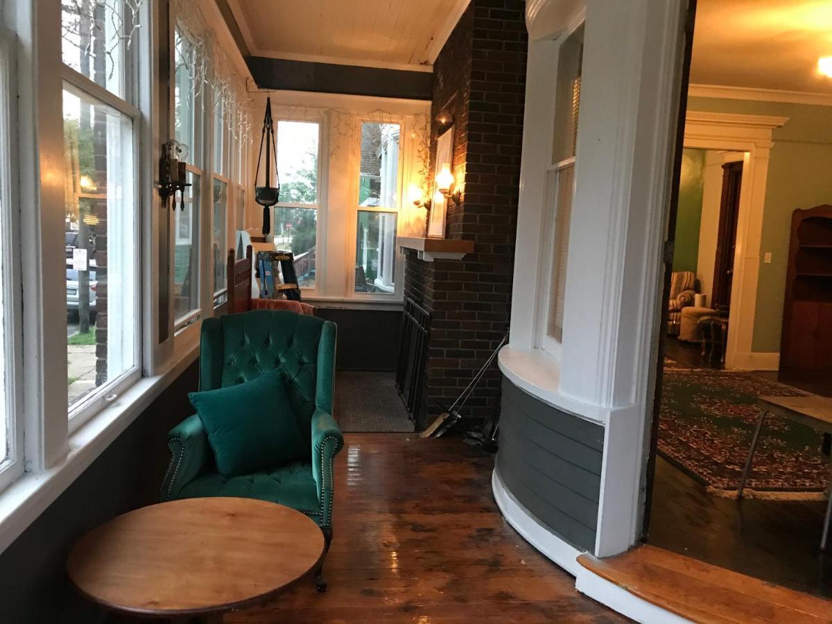 5 Star Victorian Mansion-Downtown No Locals Bed & Breakfast Erie Exterior photo
